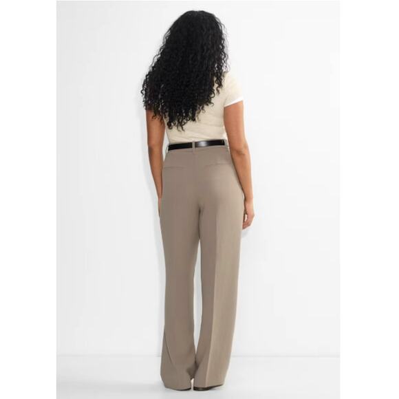 Aritzia Women's Turner Taupe The Effortless Pants Size 2 Short - Picture 2 of 11